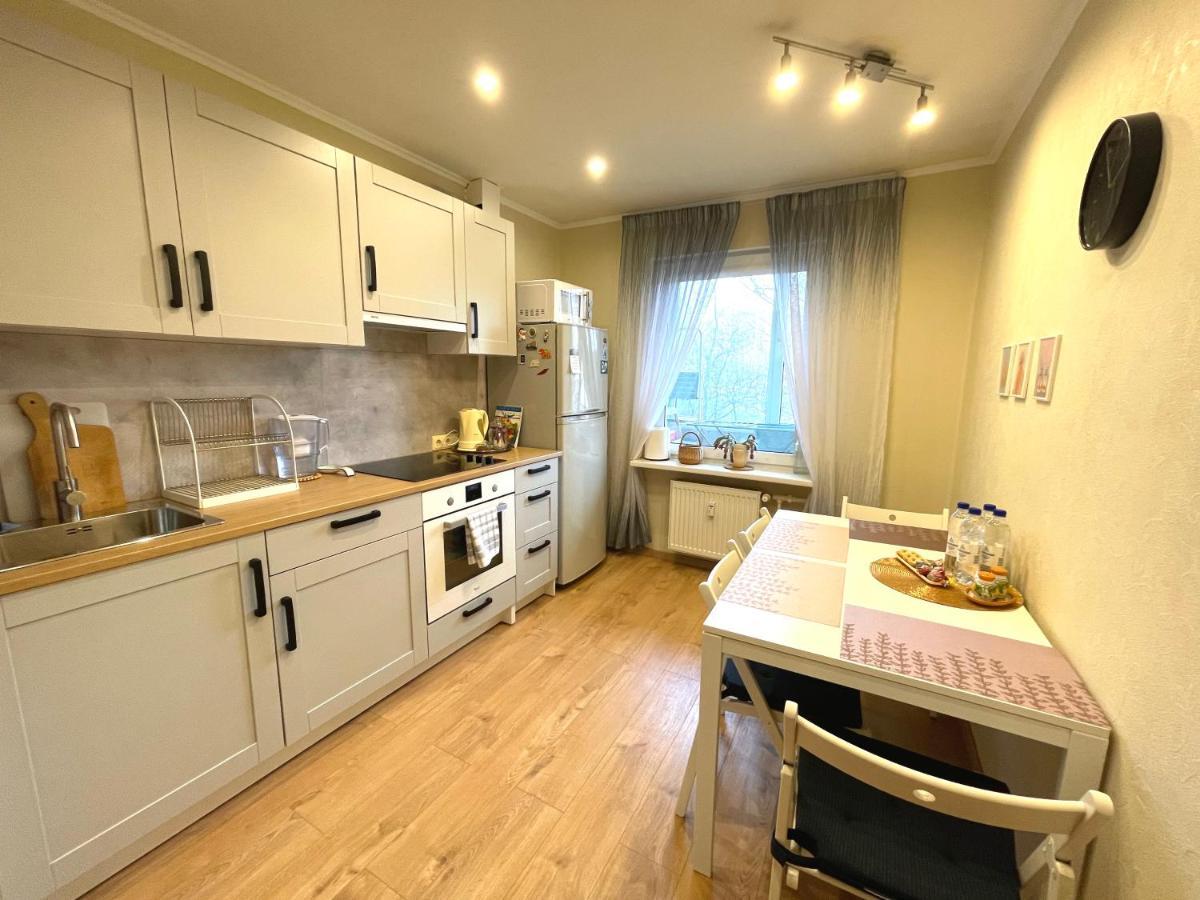 Cozy Home Apartment Lielvardes, Free Parking, Self Check-In リガ エクステリア 写真